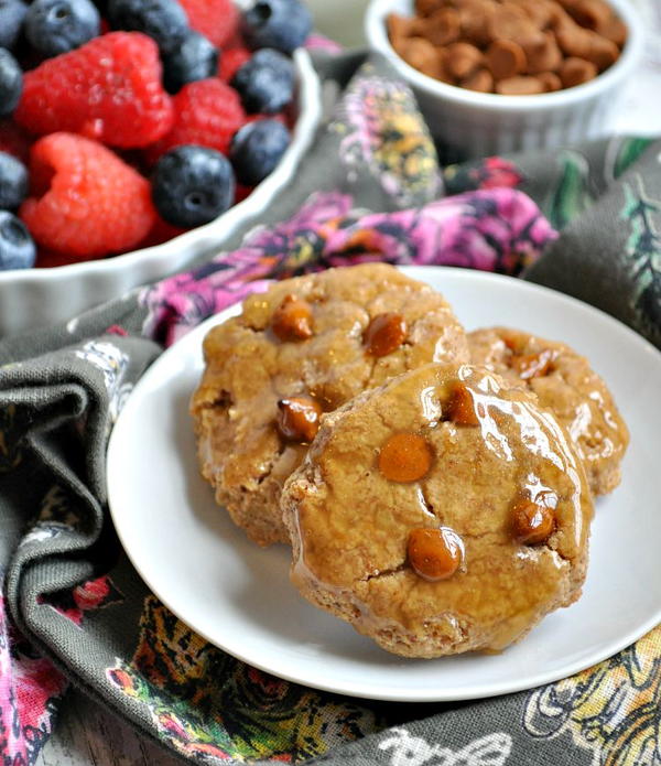 Glazed Honey Bun Breakfast Cookies Glazed Honey Bun Breakfast Cookies