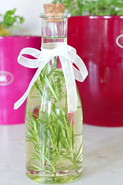 How to make rosemary infused oil