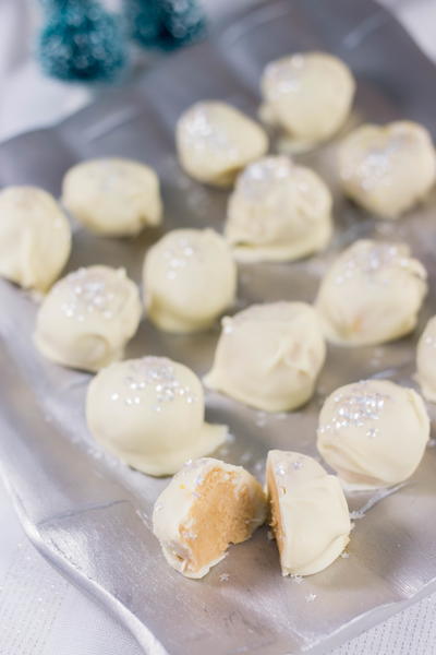 Peanut Butter Snowballs