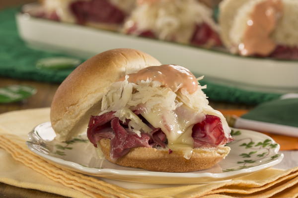 St Paddys Reuben Sliders