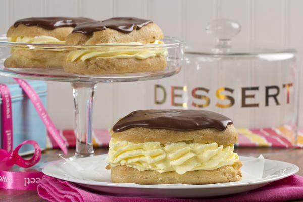 Bakery Style Eclairs Bakery Style Eclairs