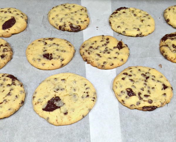 Giant Cake Mix Chewy Chunky Chip Cookies