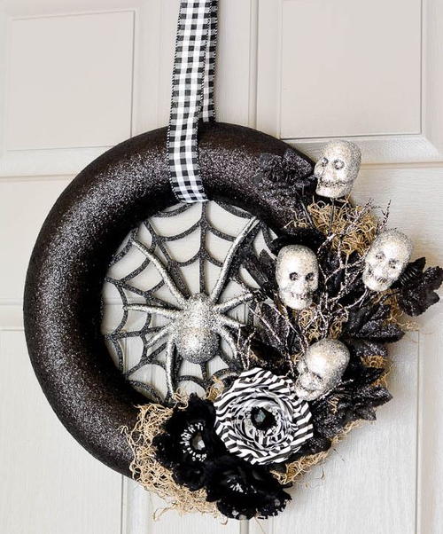 Spider Web and Skull Wreath Spider Web and Skull Wreath