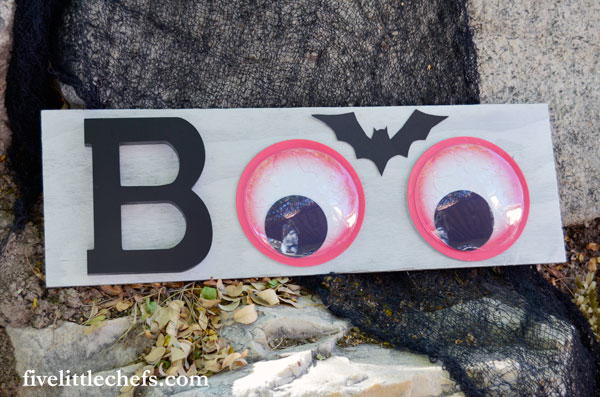 Halloween Decor: BOO Sign Halloween Decor: BOO Sign