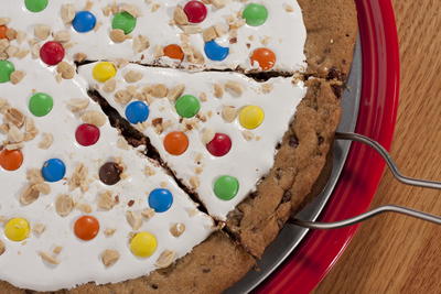 World's Easiest Dessert Pizza