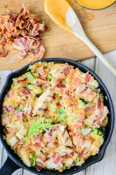 Chicken Bacon and Broccoli Quinoa Skillet Chicken Bacon and Broccoli Quinoa Skillet