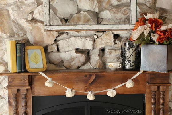 No-Sew Felt Pumpkin Garland