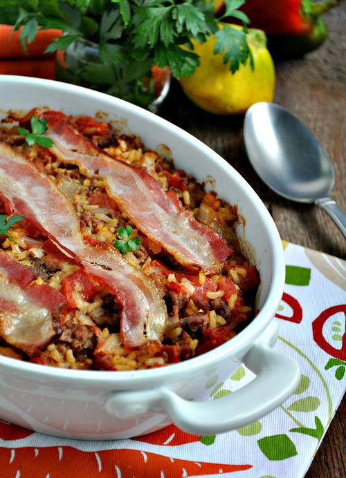 Aunt Bee's Bacon-Topped Beef and Rice Casserole