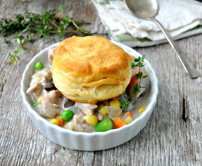 Slow Cooker Creamy Chicken and Biscuits