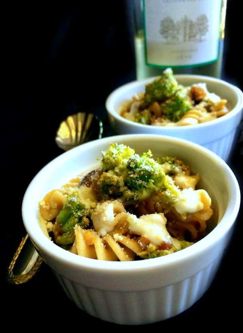 Broccoli Eggplant Pasta in White Wine Sauce Broccoli Eggplant Pasta in White Wine Sauce