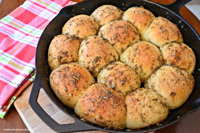 Herb Yeast Rolls Herb Yeast Rolls using Frozen Dough