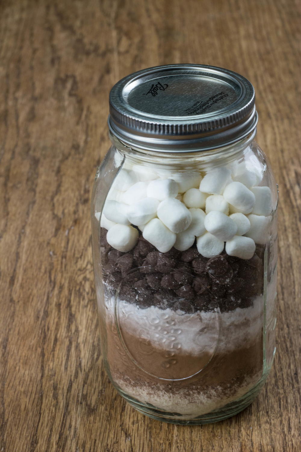 Homemade Hot Chocolate Mix in a Jar | RecipeLion.com