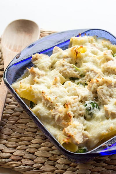 Cheesy Alfredo Chicken Rigatoni