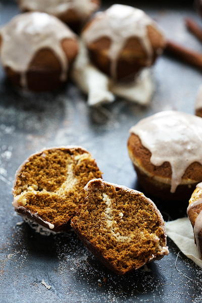 Cinnamon Cheesecake Gingerbread Muffins