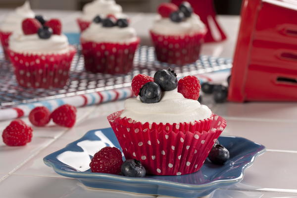 EDR Berry Chocolate Cupcakes