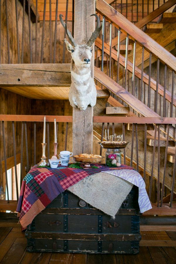 Warm and Cozy Rustic Winter Wedding Theme