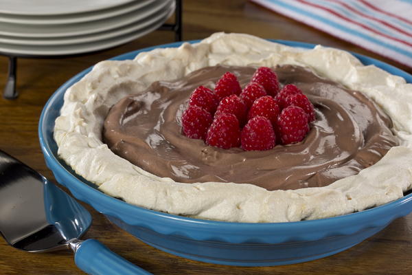 EDR Chocolate Almond Pavlova