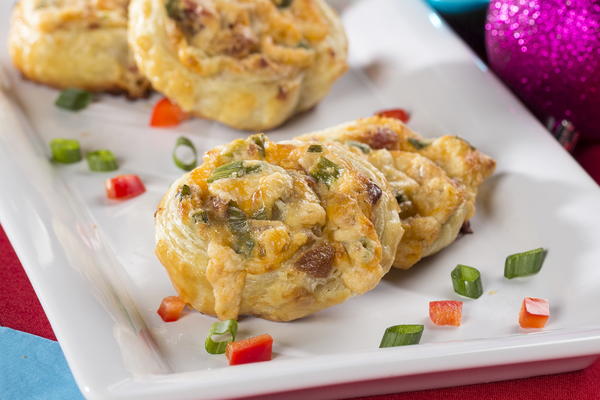 Cheesy Bacon Pinwheels Cheesy Bacon Pinwheels