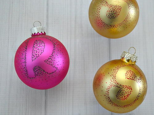 Easy DIY Dot Ornaments Easy DIY Dot Ornaments