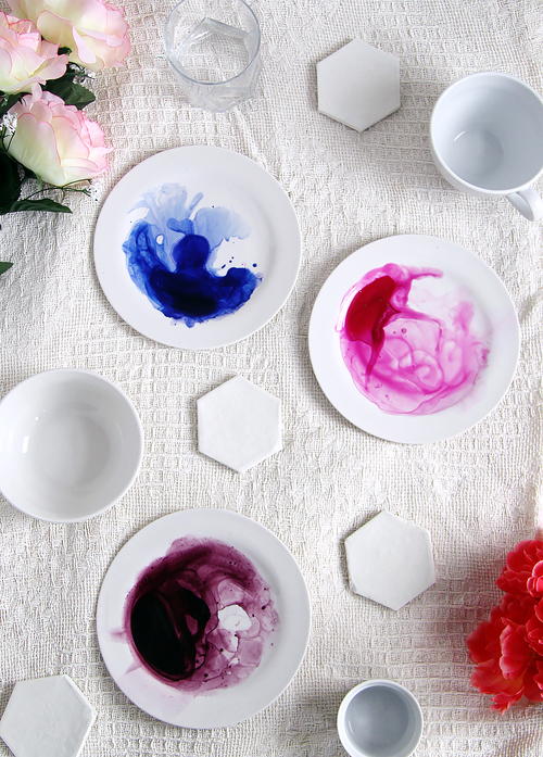 Dreamy DIY Watercolor Plates Dreamy DIY Watercolor Plates