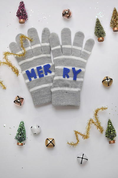 Spreading Cheer DIY Mittens Spreading Cheer DIY Mittens