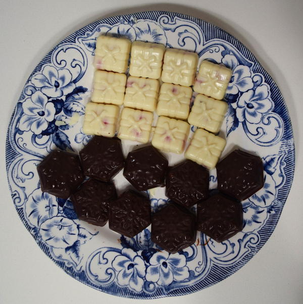 Easy Chocolate Cherry Jelly Bean Bites Easy Chocolate Cherry Jelly Bean Bites