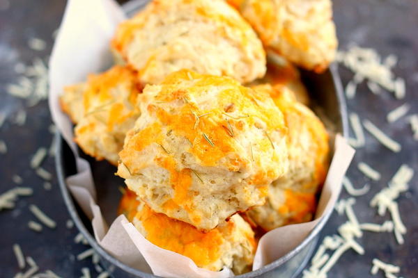 Cheddar Rosemary Biscuits Cheddar Rosemary Biscuits