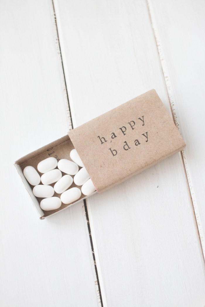 Diy Matchbox Wedding Favors Allfreediyweddings Com Diy Matchbox Wedding Favors