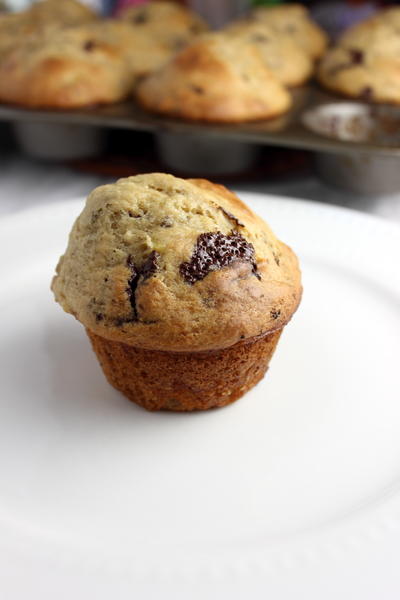 Banana Muffins with Dark Chocolate Chunks Banana Muffins with Dark Chocolate Chunks