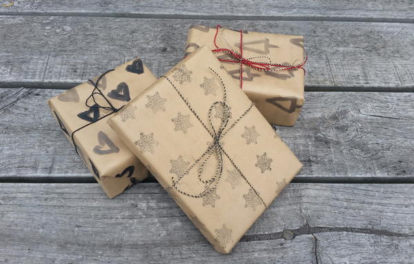 threadbarecloak.com Hand-Painted DIY Gift Wrap