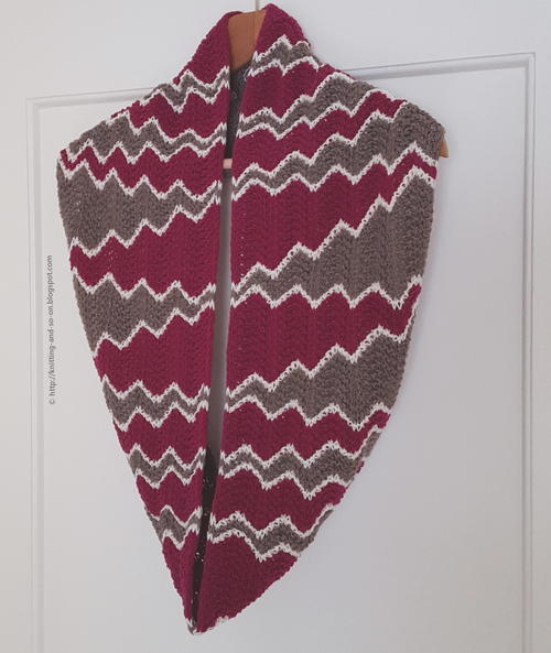 Jolly Waves Knit Cowl Pattern