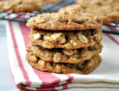 Easy Ginger Oatmeal Cookies