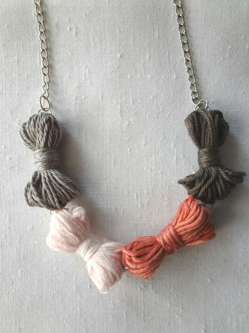 Yarn Bow Necklace Yarn Bow Necklace