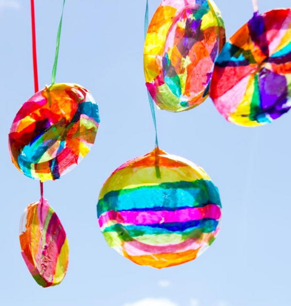 How to Make a Pretty Round Suncatcher How to Make a Pretty Round Suncatcher