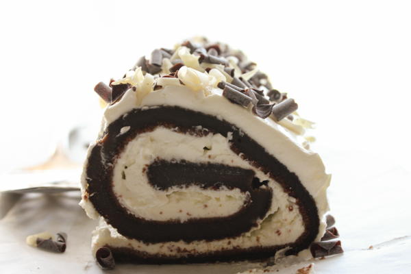 Chocolate Tiramisu Cake Roll Chocolate Tiramisu Cake Roll