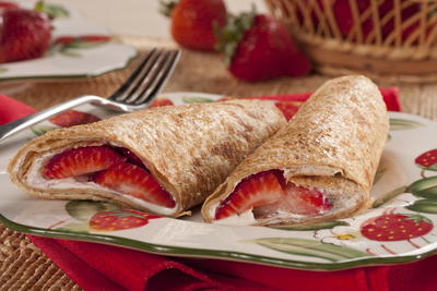 Strawberry & Cream Rollup