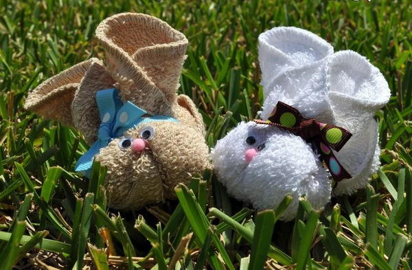 How to Make a Washcloth Bunny How to Make a Washcloth Bunny