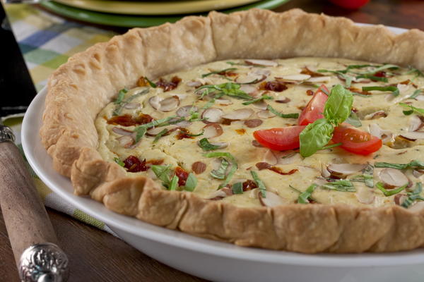 Tomato Pesto Potluck Pie Tomato Pesto Potluck Pie