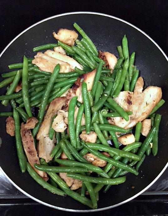 10-Minute Chicken and String Bean Stir Fry 10-Minute Chicken and String Bean Stir Fry
