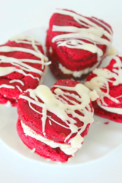 Valentines Day Heart Red Velvet Sandwich Cakes Valentine's Day Heart Red Velvet Sandwich Cakes
