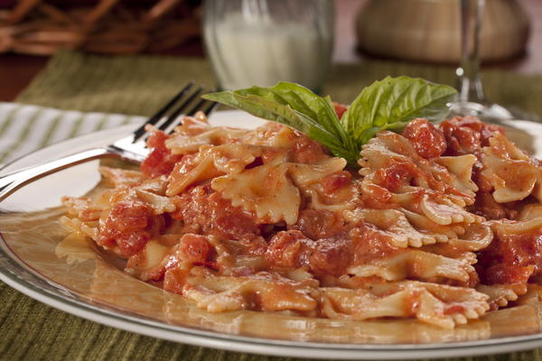 Rosebuds Farfalle Alla Vodka