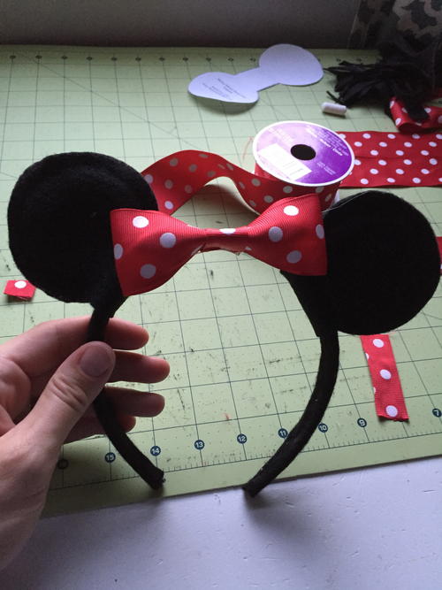 $1 DIY Mickey Mouse Ears DIY Mickey Mouse Ears (For about $1 each!)