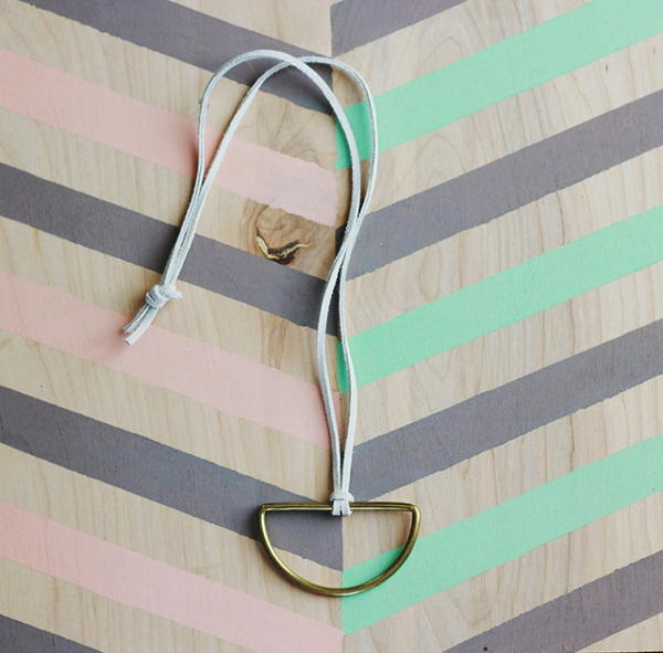 Beautiful Brass and Leather DIY Necklace Beautiful Brass and Leather DIY Necklace