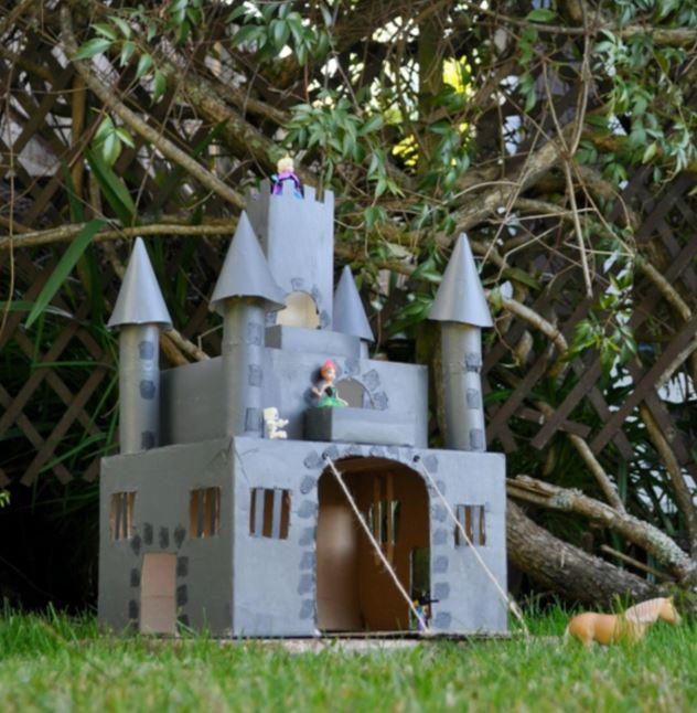 Making a Castle Made of Cardboard | AllFreeKidsCrafts.com
