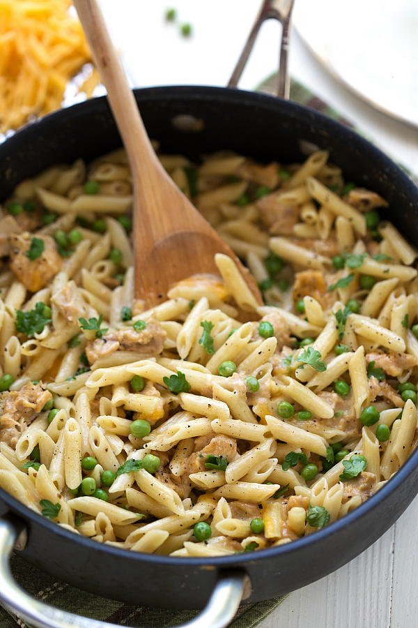 One Skillet Tuna Pasta Recipe | FaveSouthernRecipes.com