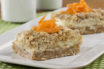Crumbly Carrot Cake Bars