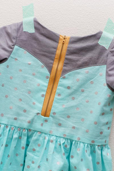 How to Sew a Zipper Exposed How to Sew a Zipper Exposed