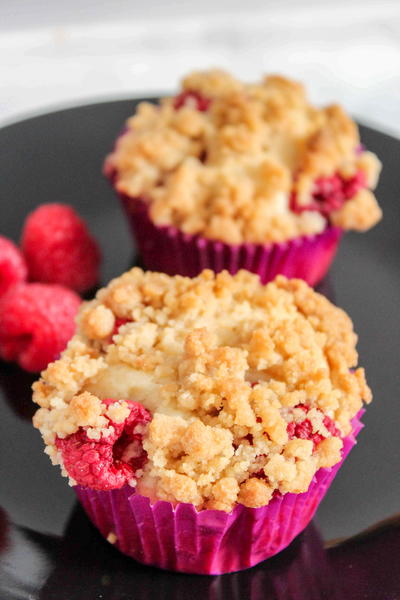 Sweet Raspberry Streusel Muffins
