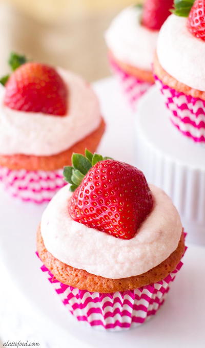 Strawberries and Cream Cupcakes