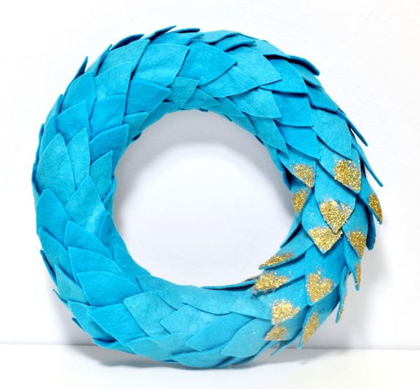 Felt and Glitter DIY Wreath Felt and Glitter DIY Wreath